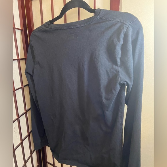 Carhartt black long sleeve spell out on sleeve. No letter cracking. Kids size L - Picture 5 of 5